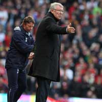 Bóng đá - Thất trận, Sir Alex công kích trọng tài