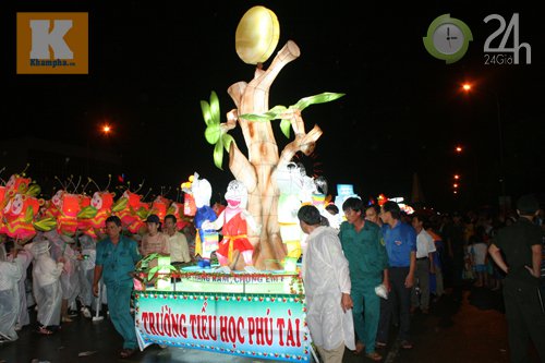 Lễ hội đèn Trung thu lớn nhất VN - 11