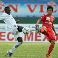 Bóng đá - B.Bình Dương: Vận may ngoảnh mặt