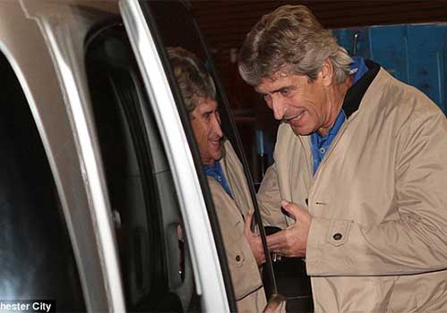 Pellegrini có mặt tại Manchester - 2
