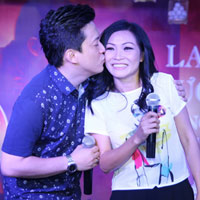 Ca nhạc - MTV - Lam Trường 8 lần "hôn" Phương Thanh