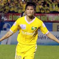 Bóng đá - Công Vinh “lên đỉnh” &amp; kỷ lục ở V-League