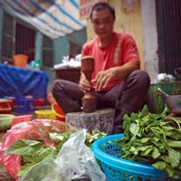 Ẩm thực - Thậm thịch phố giã cua đồng giữa Thủ đô