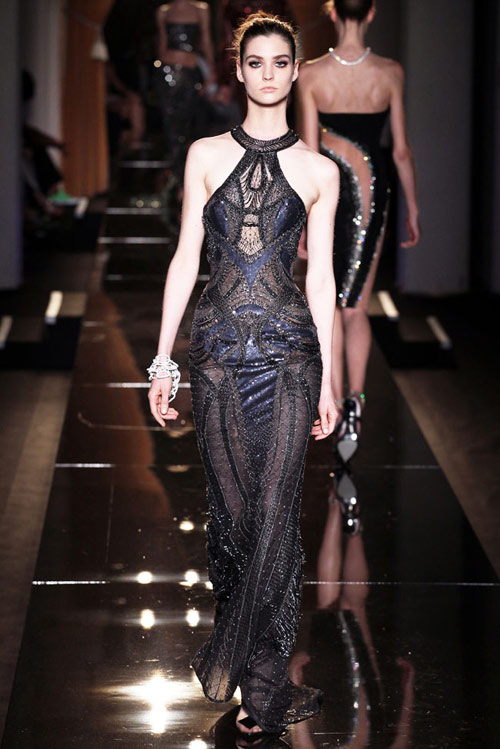 Naomi Campbell "thắp lửa" Paris Couture - 16