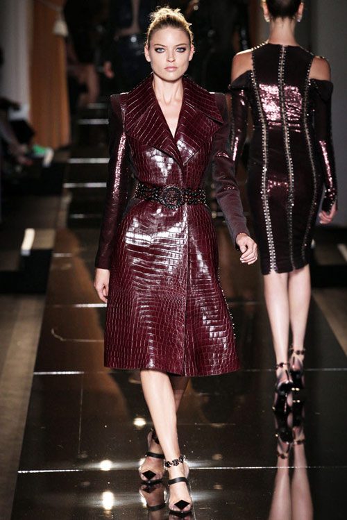 Naomi Campbell "thắp lửa" Paris Couture - 7