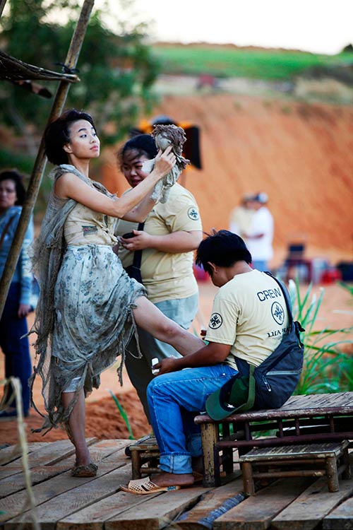 Vân Ngô hài hước tại trường quay - 10