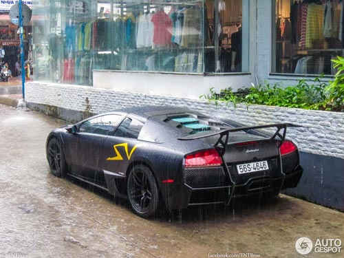 Bộ đôi siêu xe tại Việt Nam lên báo nước ngoài - 6