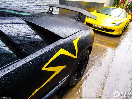 Bộ đôi siêu xe tại Việt Nam lên báo nước ngoài - 9