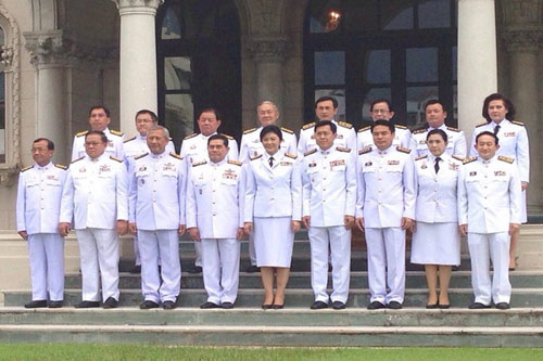 Cải tổ nội các, Thủ tướng Thái nắm quân đội - 2