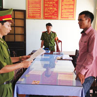 Pháp luật - Phó chủ tịch xã tham gia ăn chặn 12 tỷ đồng