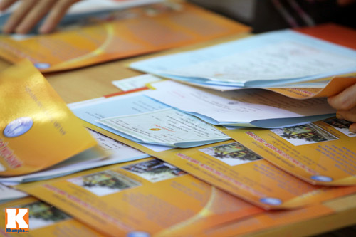 Hết cảnh "đạp đổ cổng trường" mua hồ sơ lớp 1 - 5