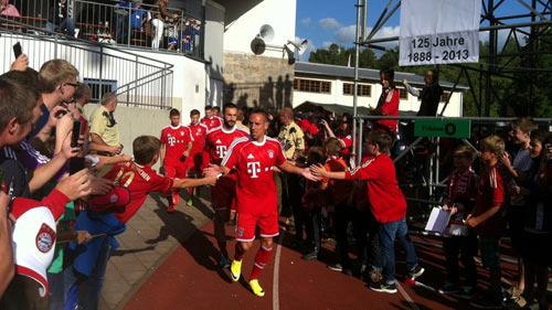 Bayern của Pep Guardiola lại đại thắng - 2