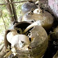 Tin tức trong ngày - Nghĩa địa kỳ bí trên vách núi ở Campuchia