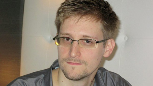 Snowden xin tị nạn ở Nga, "tố" Mỹ thủ đoạn - 1