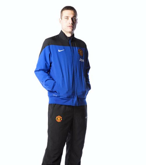 Rooney xuất hiện trong quảng cáo áo tập MU - 3