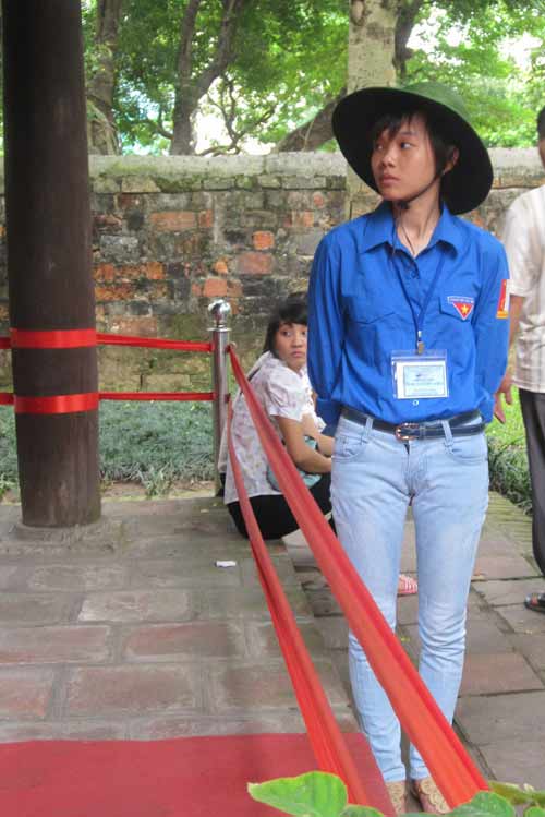 Sĩ tử đổ về Văn Miếu cầu may như trẩy hội - 5