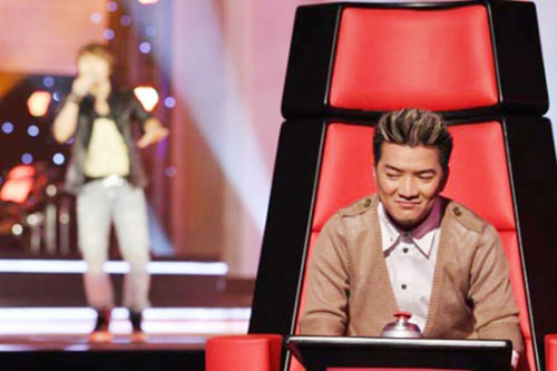 Giải mã sao quay lưng với ghế nóng - 4