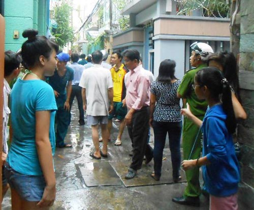 Cháy bằng đại học, nữ sinh khóc nức nở - 4