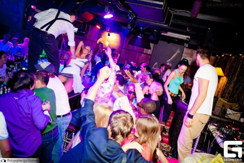 Tân hoa hậu là vũ công thoát y! - 4