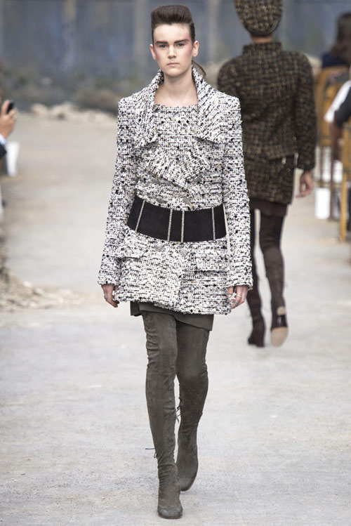 Rihanna liều lĩnh tại show Chanel - 13
