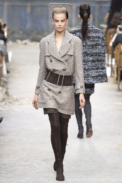 Rihanna liều lĩnh tại show Chanel - 14