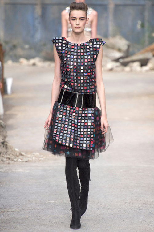 Rihanna liều lĩnh tại show Chanel - 9
