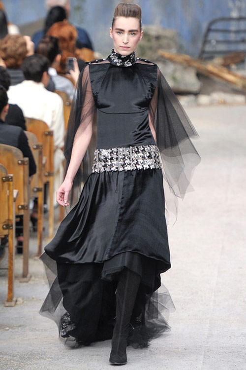Rihanna liều lĩnh tại show Chanel - 10