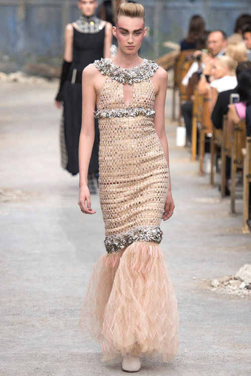 Rihanna liều lĩnh tại show Chanel - 11