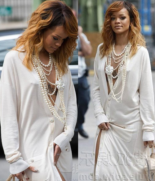 Rihanna liều lĩnh tại show Chanel - 1