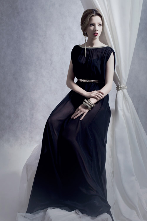 Hồ Mỹ Phương chân dài thẳng tắp - 7