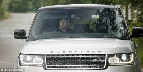 Rooney cưỡi Range Rover gặp David Moyes - 1