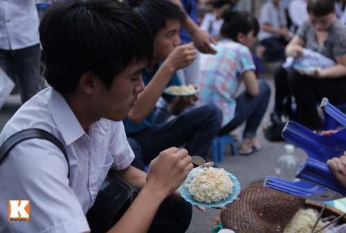 Sáng nay, thí sinh làm bài thi môn Toán - 4