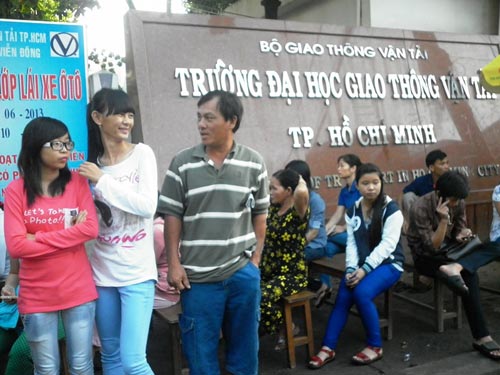 Sáng nay, thí sinh làm bài thi môn Toán - 11