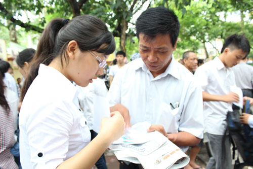 Sáng nay, thí sinh làm bài thi môn Toán - 7