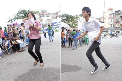 Sáng nay, thí sinh làm bài thi môn Toán - 6