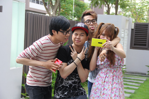 Thí sinh The Voice quậy tưng sau hậu trường - 9