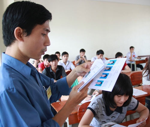 Sáng nay, thí sinh làm bài thi môn Toán - 14