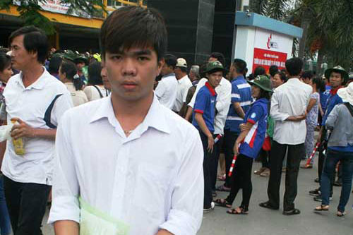 Thí sinh ra sớm "kêu" đề Toán khó - 8