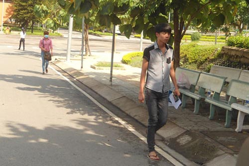 Thí sinh ra sớm "kêu" đề Toán khó - 9