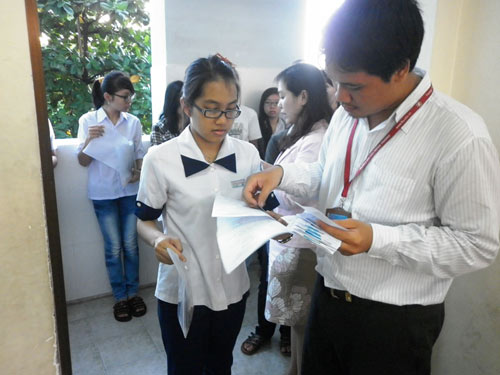 33 thí sinh vi phạm quy chế buổi thi đầu tiên - 2