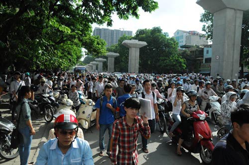 Bối rối với "câu hỏi lạ" trong đề Vật lý - 5