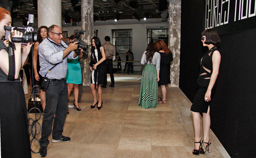 Đại diện Lý Nhã Kỳ lên tiếng vụ ảnh ghép - 4