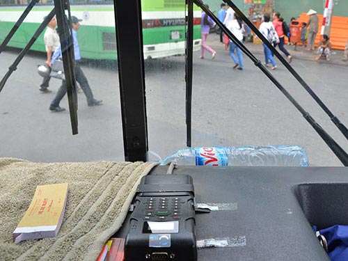 “Ôm cục tức” vì... hộp đen - 2