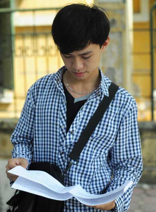 Môn thi cuối: Thí sinh "than" đề dài - 3