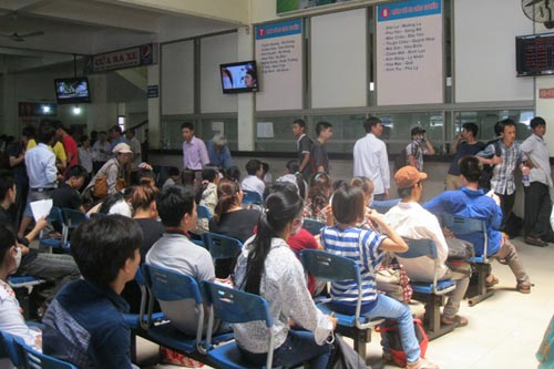 Sĩ tử đội nắng về quê, Hà Nội ùn tắc - 10