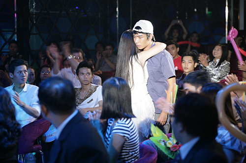 Bé Xuân Nghi bất ngờ về nước đóng phim - 10