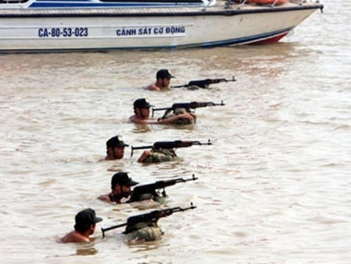 Thế nào là hành vi khủng bố theo Luật VN? - 1