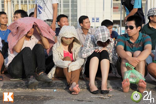 Cả nghìn người xếp hàng mua vé Arsenal - 4