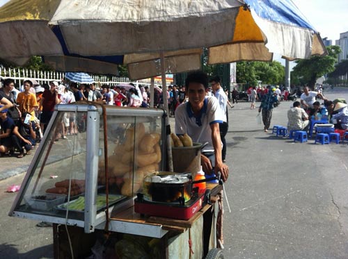 Dịch vụ ăn theo vé trận Arsenal cũng sốt - 3