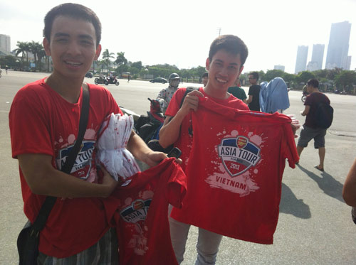 Dịch vụ ăn theo vé trận Arsenal cũng sốt - 7